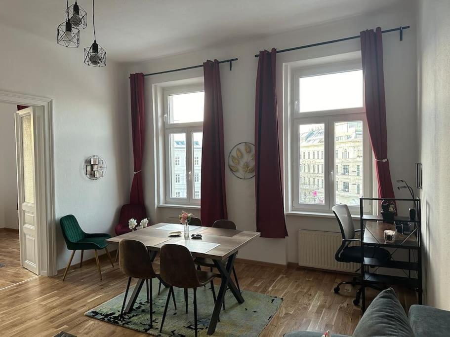 Klimatisierter Wiener Altbauflair Im Zentrum Wiens Exterior foto